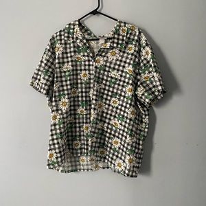 Vintage daisy button up